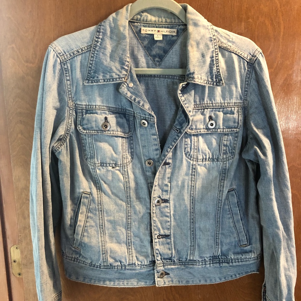 Tommy Hilfiger light-wash jean jacket